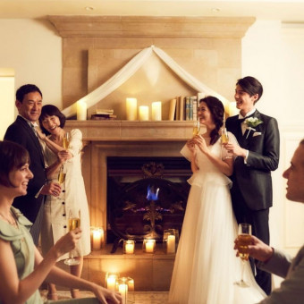 温かな家族を象徴する暖炉は、大切なご家族を招く挙式にぴったり