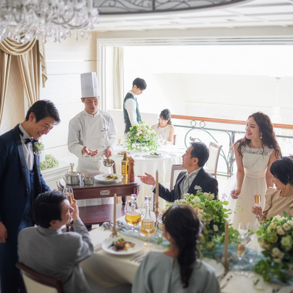 【挙式料全額無料】明るい会場内はリラックスした空間に＊