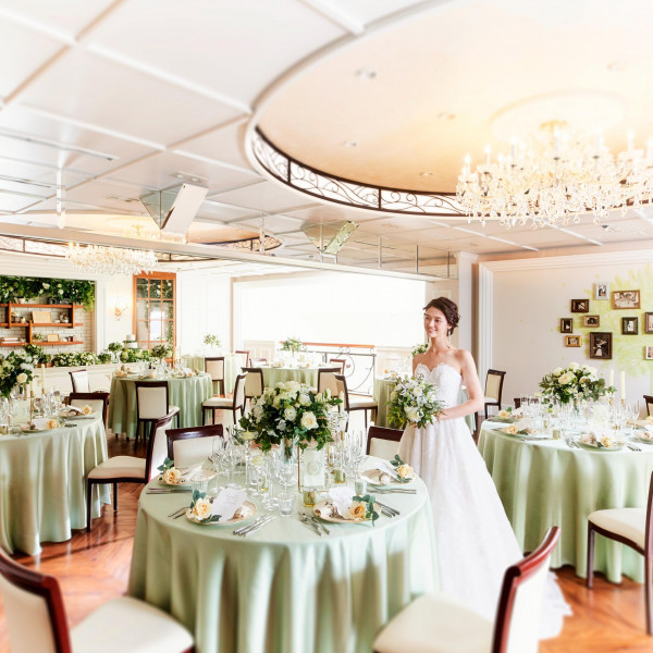 ＊ウェディングドレス198,000円OFF/タキシード88,000円OFF