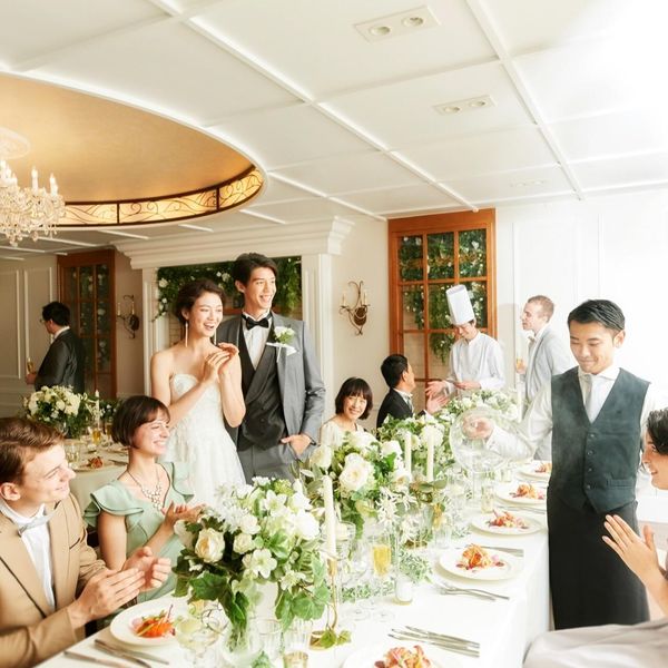 【挙式料全額無料】明るい会場内はリラックスした空間に＊