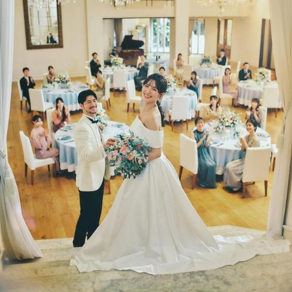 大階段からのご入場がおすすめ！お写真映え間違いなし♪