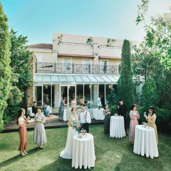 ガーデンパーティでカジュアルウェディングを！