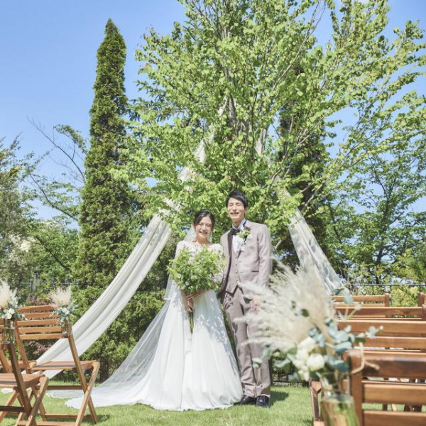 緑×青空に囲まれたガーデン挙式は温かな空間をお過ごしいただけます＊゜