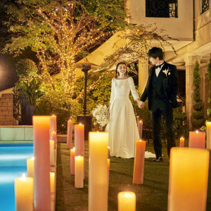 質感の異なる光を活かしたコーディネートでラグジュアリーに|ニーズ青山 by T&G WEDDING (旧 青山迎賓館)の写真(50994100)