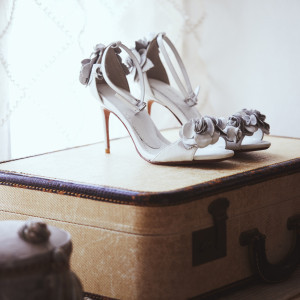 美しい靴は花嫁を一層引き立てる|青山迎賓館の写真(13866759)