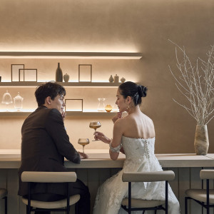 おもてなしに相応しい洗練されたバーカウンター|ニーズ青山 by T&G WEDDING (旧 青山迎賓館)の写真(52353613)