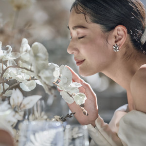 季節の花々を活かしたコーディネートも。|ニーズ青山 by T&G WEDDING (旧 青山迎賓館)の写真(52353609)