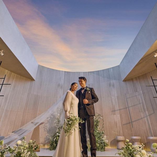 青空と豊かな自然が祝福する開閉式の「天空チャペル」