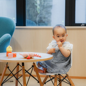 【キッズルーム】お子様が楽しく安全に過ごせるキッズスペースがあれば、親御様も安心してパーティーを楽しめるはず。一番小さなゲストにも、最高の思い出を|アネーリ軽井沢の写真(52124692)