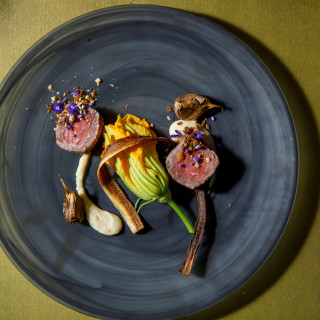 秋の森の恵み信州牛をメインに。実りの季節を祝う贅沢な一皿