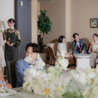 併設のホワイエでいつも通りの距離感で過ごせる