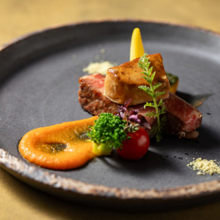 信州牛ステーキに濃厚なフォアグラを。とろける食感が至福のひとときを創る