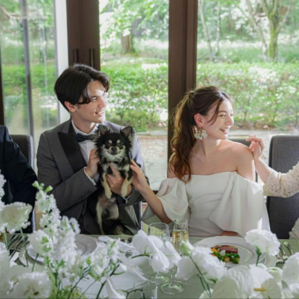 【シャングリラ】会食も愛犬と一緒のウェディング