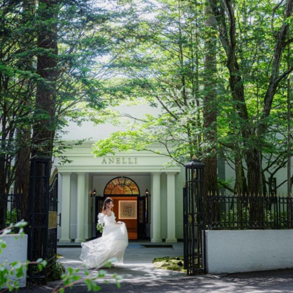 貸切邸宅でおふたりらしいお写真を撮影