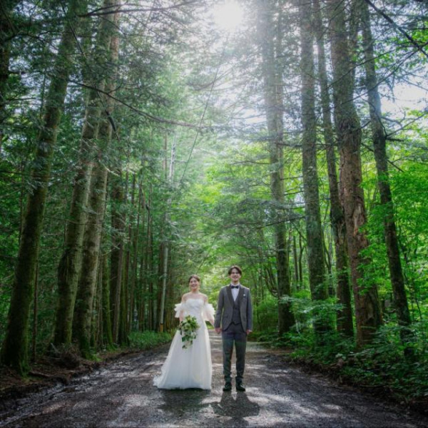 軽井沢らしいロケーションが邸宅のすぐそばに