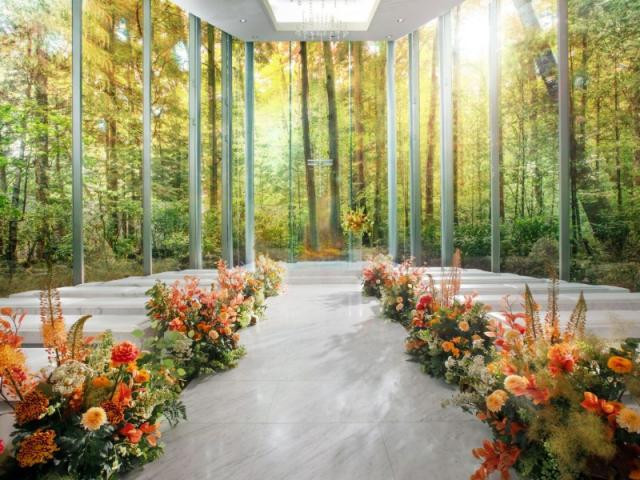 【日本の美しいチャペル ベスト100】連続受賞 全面ガラス張りチャペル