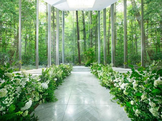 【日本の美しいチャペル ベスト100】連続受賞 全面ガラス張りチャペル