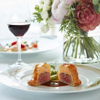 ＜美食体験＞圧巻の料理！好立地×絶景の貸切ウエディング