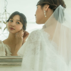 専属のメイクアップアーティストが美しいあなたを引き出すお手伝い|ベイサイド迎賓館（静岡）/テイクアンドギヴ・ニーズウェディングの写真(51626198)