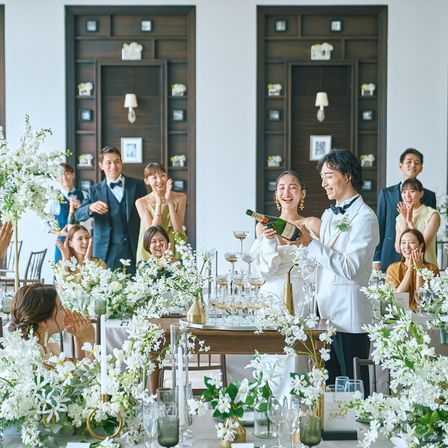 トレンドのシャンパンタワーもパーティ会場の中心ですればより華やかに|ニーズ静岡ベイ by T&G WEDDING(旧 ベイサイド迎賓館 静岡)の写真(51622265)