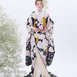 【豊富な品揃え】国内外の最旬ドレス、日本の和装、豊富なラインアップの中からお選びいただくことができます|大阪天満宮の写真(36618625)