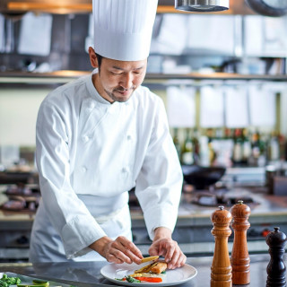 フェアに参加したカップルにはもれなく、【高橋シェフ特製フレンチ+季節のスイーツ試食】プレゼント!