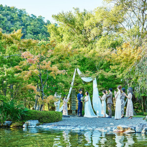 豊かな自然の中、ガーデン挙式も叶う|京都 北山モノリス（KYOTO KITAYAMA MONOLITH）の写真(35378128)