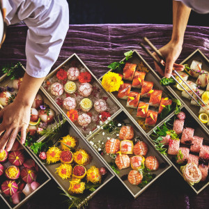 人気の「寿司ビュッフェ」は、世代問わず盛り上がる演出|京都 北山モノリス（KYOTO KITAYAMA MONOLITH）の写真(35833205)