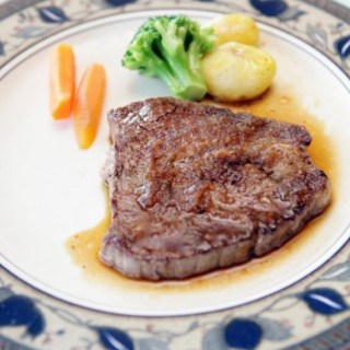 ご来館いただいた方には農園自慢のステーキご試食プレゼント