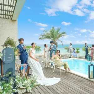 パーティー会場から望む海とガーデンは、ゆったり開放感を引き立たせる|ベイサイド迎賓館（和歌山）/テイクアンドギヴ・ニーズウェディングの写真(50525635)