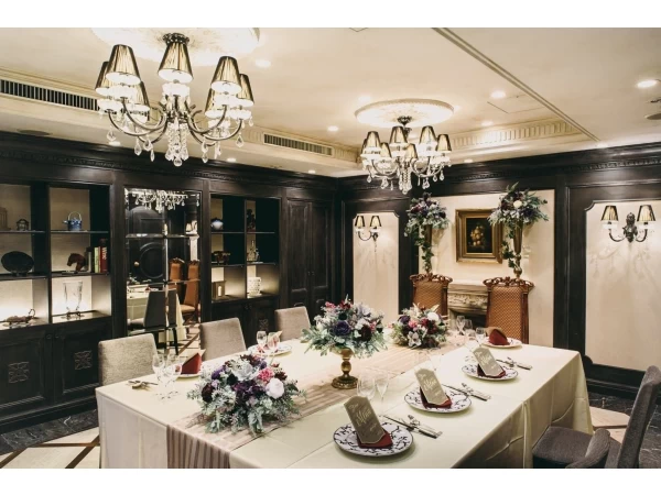 VIP ROOM