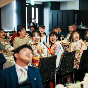 気兼ねなくゲストと会話が愉しめる、そんな温かみ溢れる空間|覚王山ル・アンジェ教会の写真(52307213)