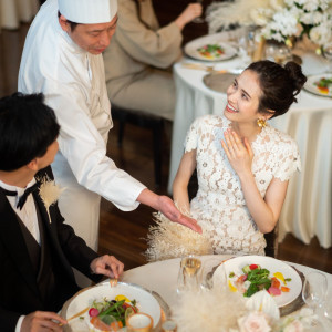 美食家からも「予約の取れないレストラン」と有名なVITRAの絶品料理が結婚式で堪能できる|覚王山ル・アンジェ教会の写真(52305008)