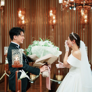 結婚式がはじまる前に、ファミリーミートやファーストミートの時間をご提案|覚王山ル・アンジェ教会の写真(52303918)