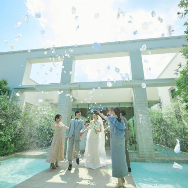 西日本では珍しい水のチャペル