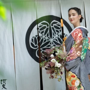 前撮りから当日まで、絵画のような背景で思い出の一枚を残す