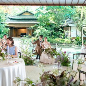開放感のある会場で過ごす和やかな時間|名古屋 河文の写真(52996459)