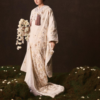 シンプルながらもデザイン豊かな白無垢