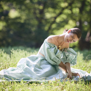 カラードレスも幅広く展開