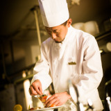 中村料理長
古名屋ホテル・オステルリー・ド・コートダジュールの味をずっと守ってきております。お客様の笑顔に為に!!