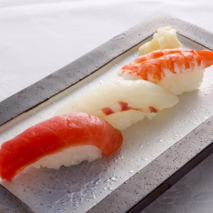 新鮮なネタを使った職人が握るお寿司はゲストに大好評|ウエディングヒル東京ベイ幕張の写真(900726)