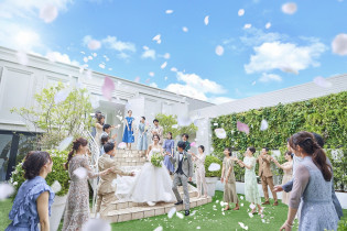 屋上ガーデンで祝福のシャワーを|アルカンシエル横浜 luxemariage（アルカンシエルグループ）の写真(52432142)