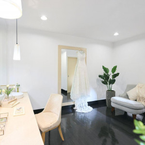 【ブライズルーム】お二人だけの空間でゆっくりと挙式のお支度を…♡|アルカンシエル横浜 luxemariage（アルカンシエルグループ）の写真(55743412)