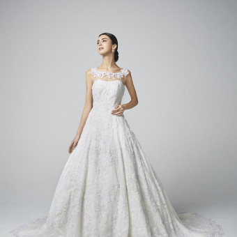 ウェディングドレスはセミオーダーも叶います✨