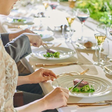 ゲストの人数や配置によって専属のフラワーコーディネーターがご提案|アルカンシエル横浜 luxemariage（アルカンシエルグループ）の写真(25330097)