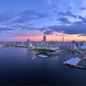 夜はきらめく横浜の夜景を眺めながら優雅なひとときを|コットンハーバークラブ（横浜）/テイクアンドギヴ・ニーズウェディングの写真(44036846)