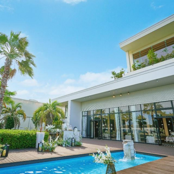 プール付一軒家をまるごと貸し切り