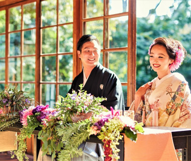 自然な光が入る披露宴会場