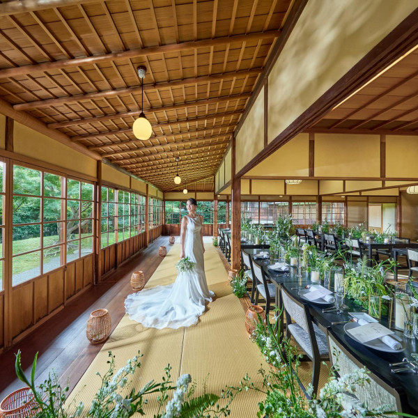 ドレスも映える美しい文化財を貸切に