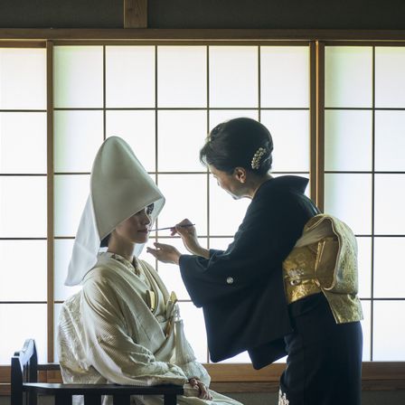 母から娘へおくる紅差しの儀式|三渓園 鶴翔閣（横浜市指定有形文化財）の写真(23910270)